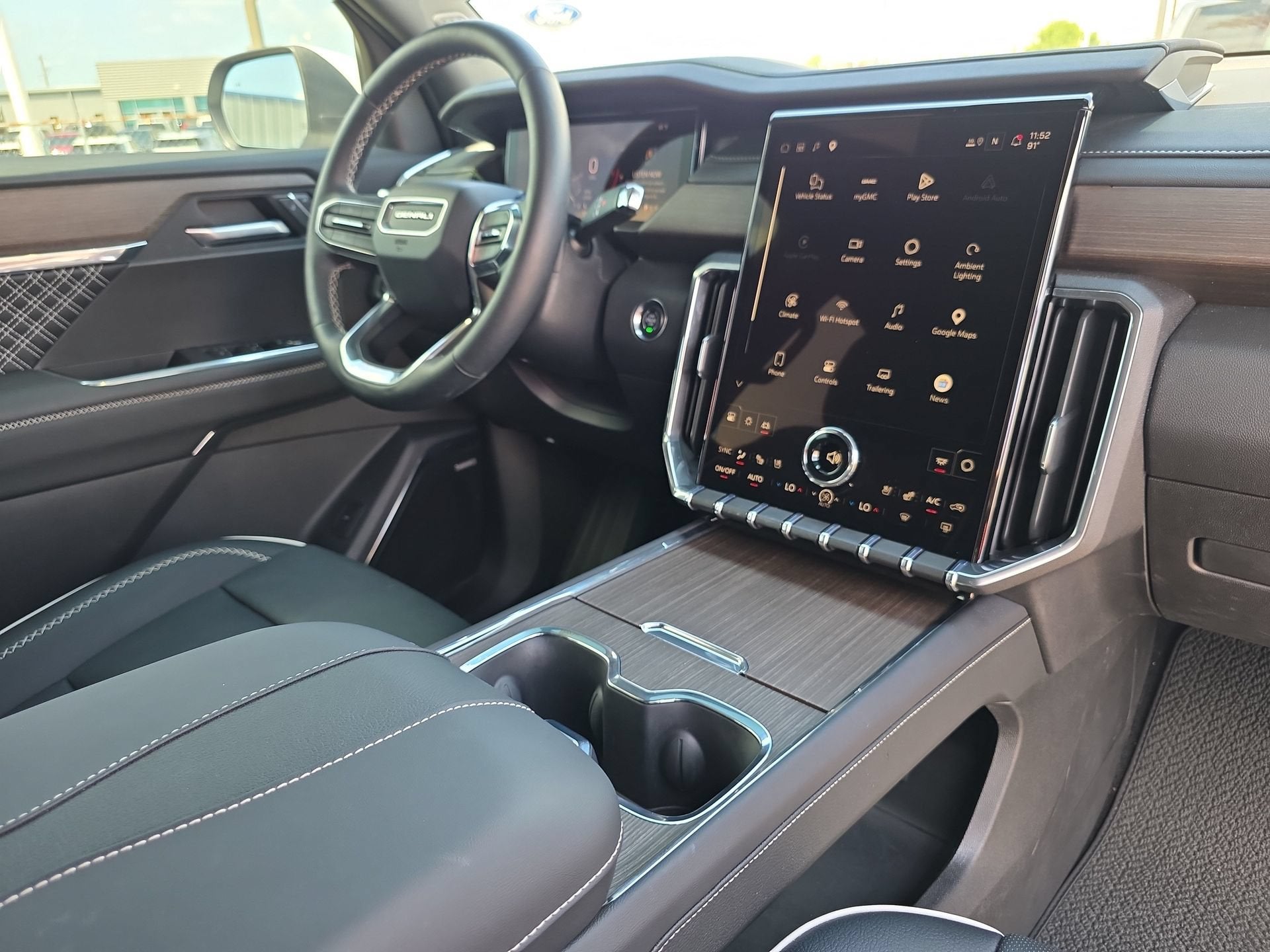 2025 GMC Acadia Denali