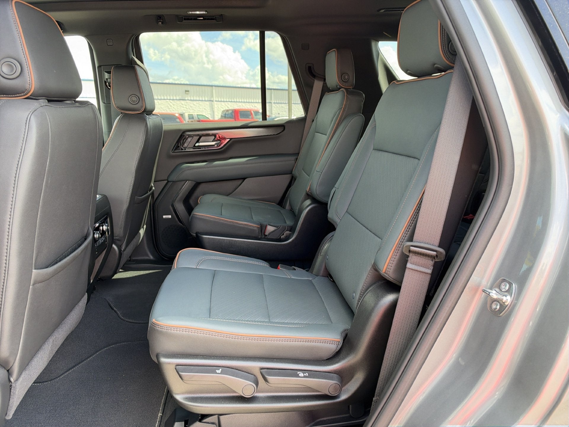 2025 GMC Yukon AT4