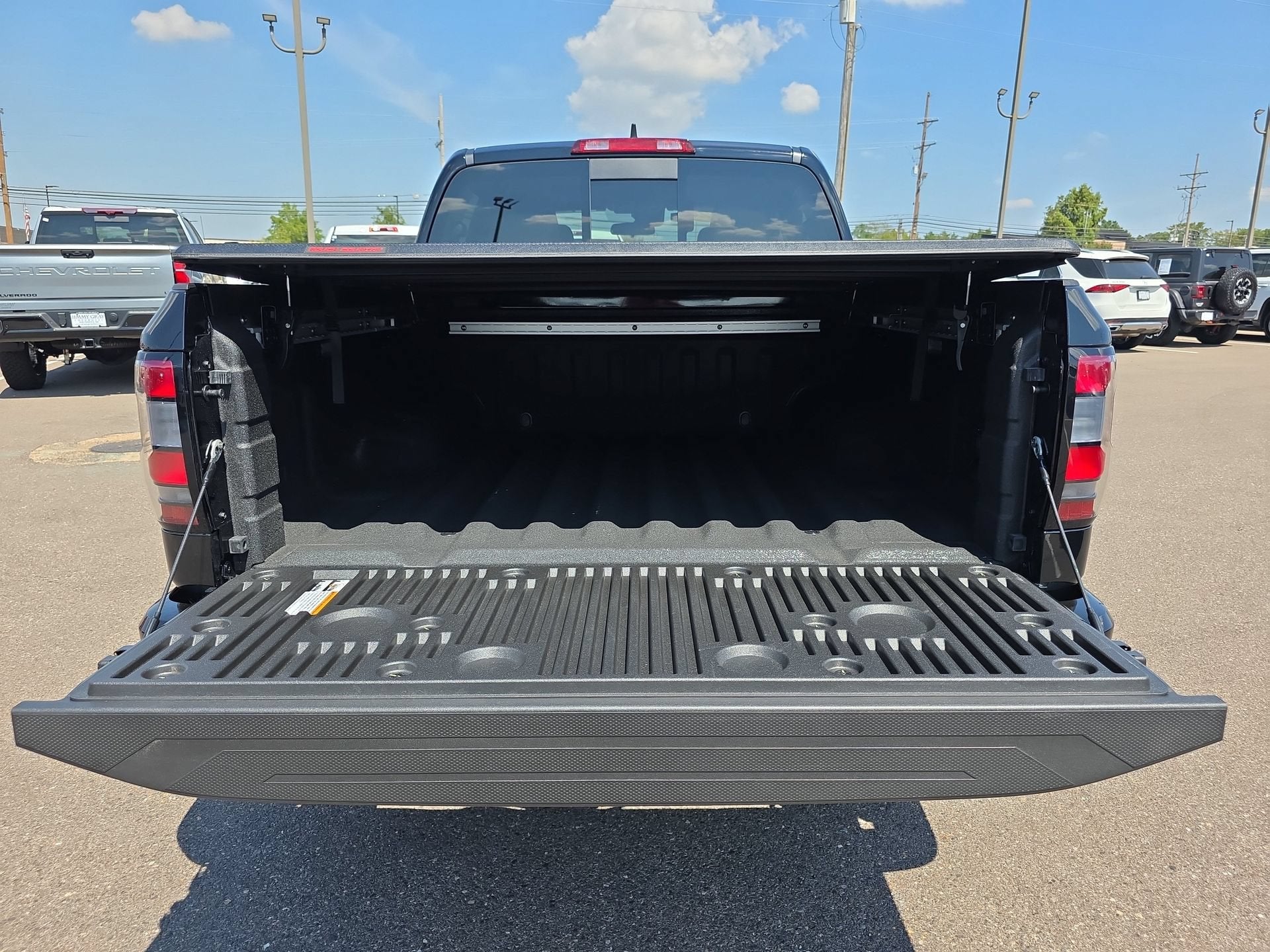 2025 Nissan Frontier Crew Cab SV 4x2