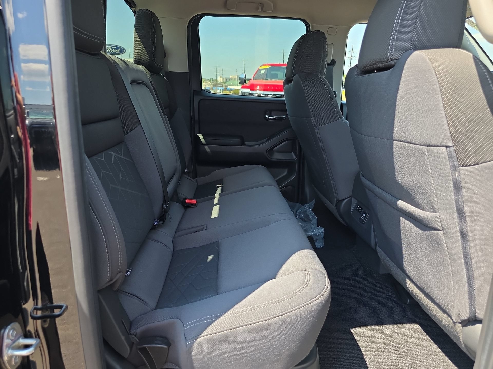 2025 Nissan Frontier Crew Cab SV 4x2