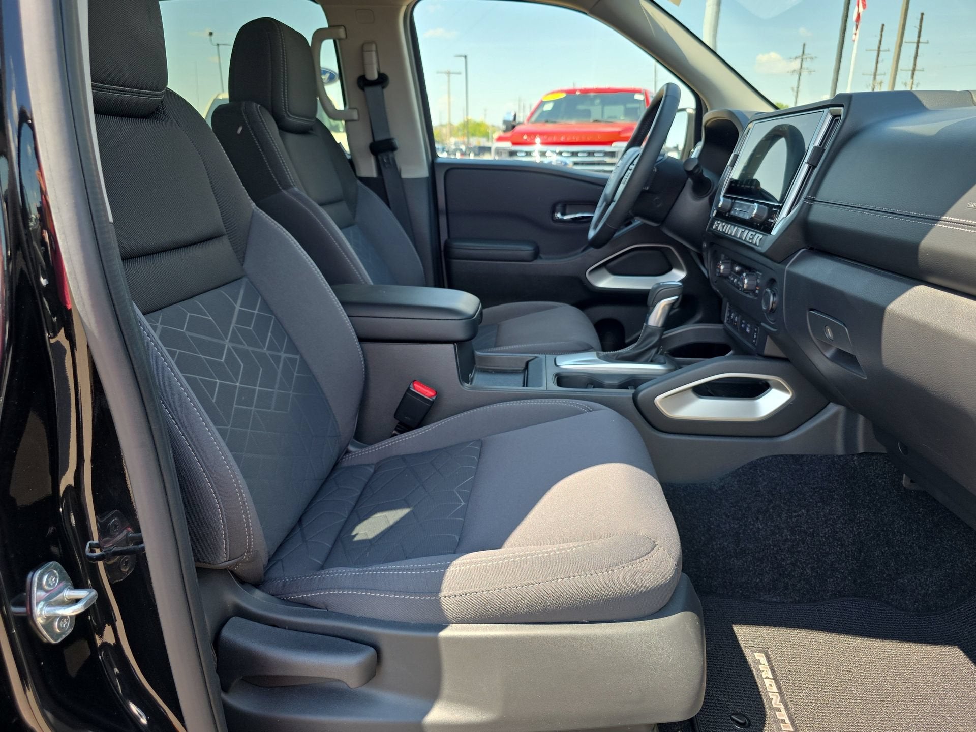 2025 Nissan Frontier Crew Cab SV 4x2
