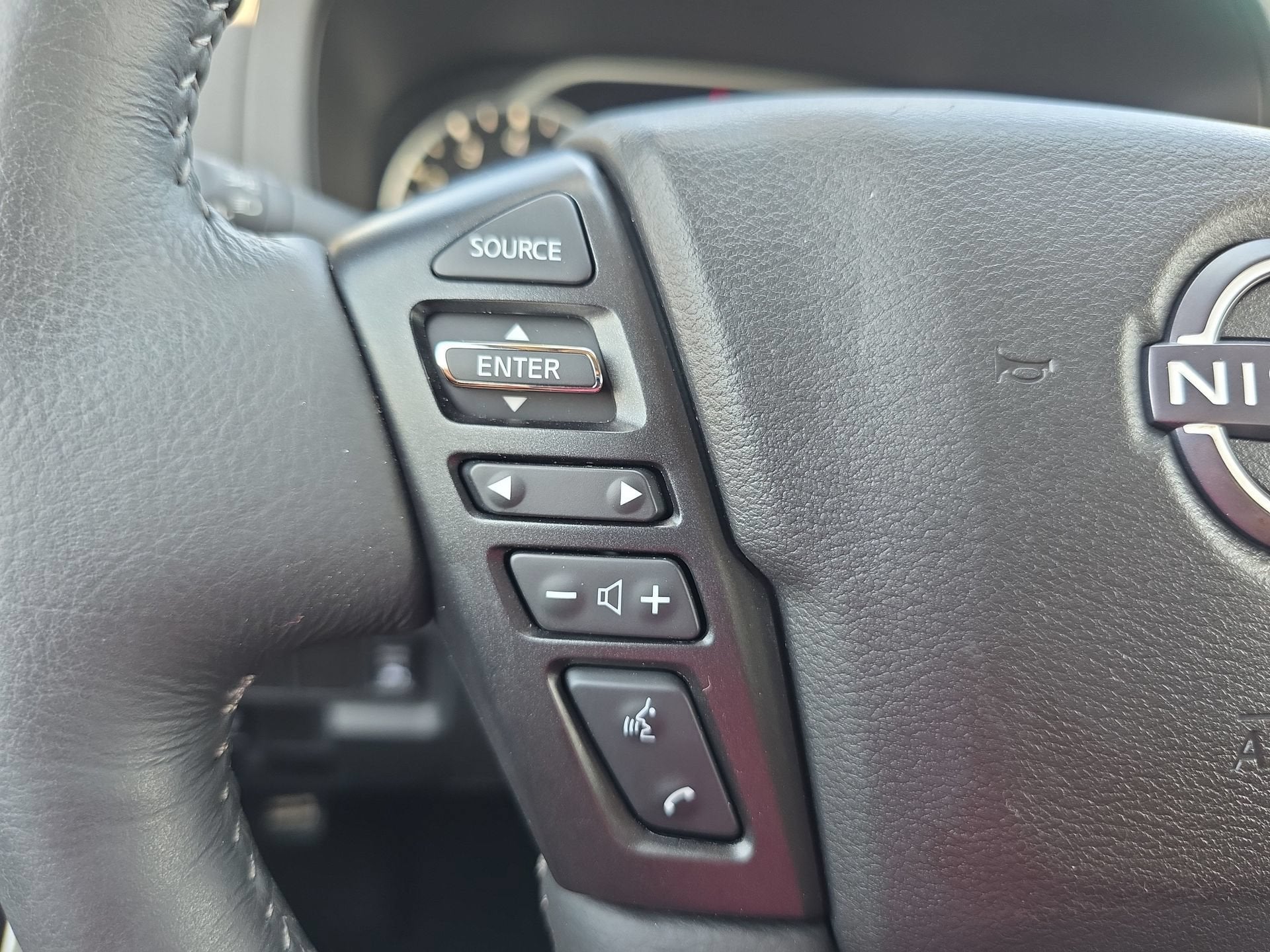 2025 Nissan Frontier Crew Cab SV 4x2