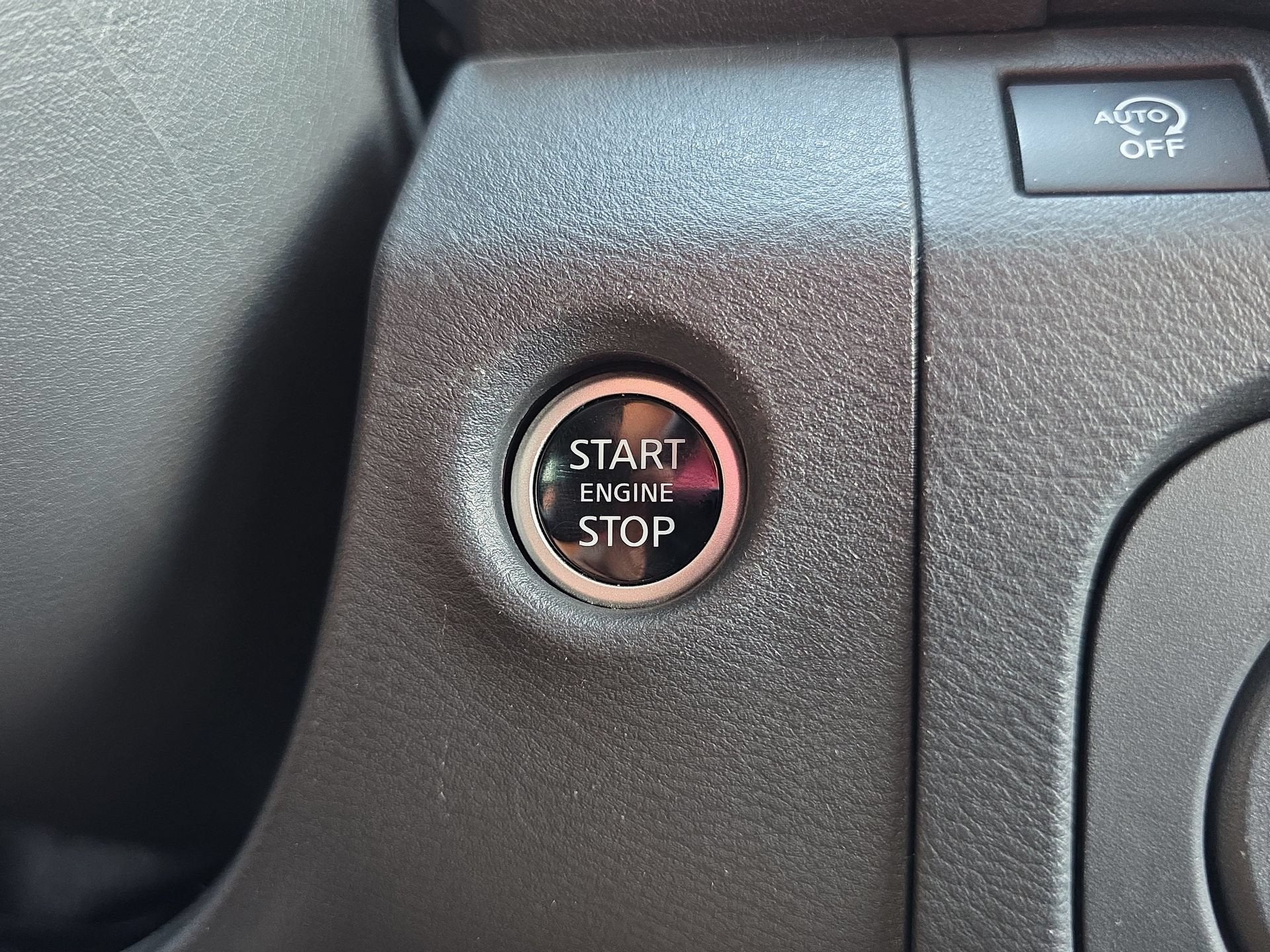 2025 Nissan Frontier Crew Cab SV 4x2