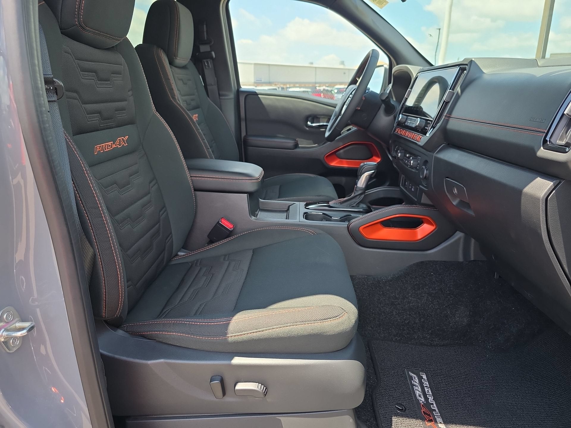 2025 Nissan Frontier Crew Cab PRO-4X 4x4