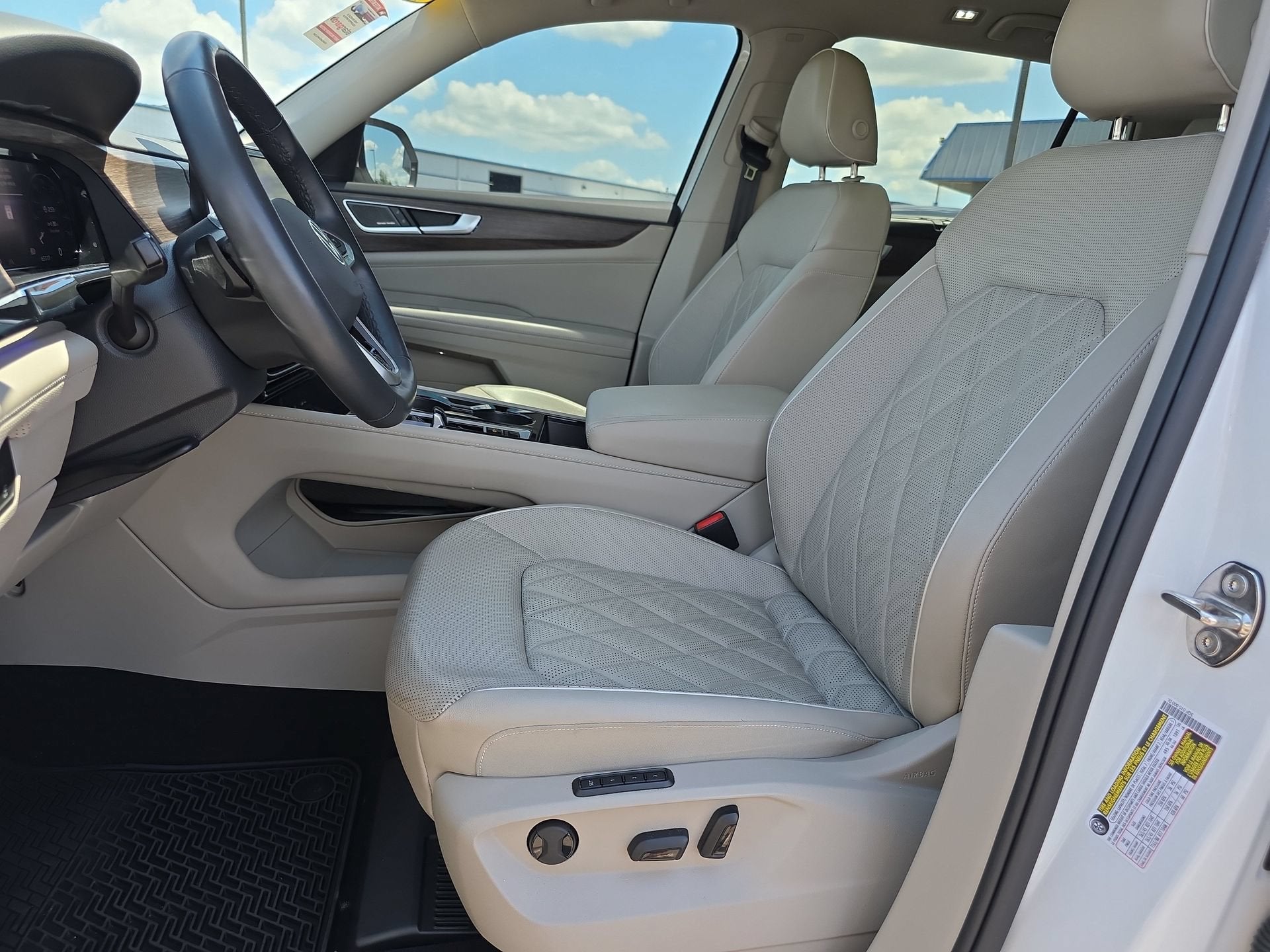 2024 Volkswagen Atlas 2.0T SEL Premium R-Line