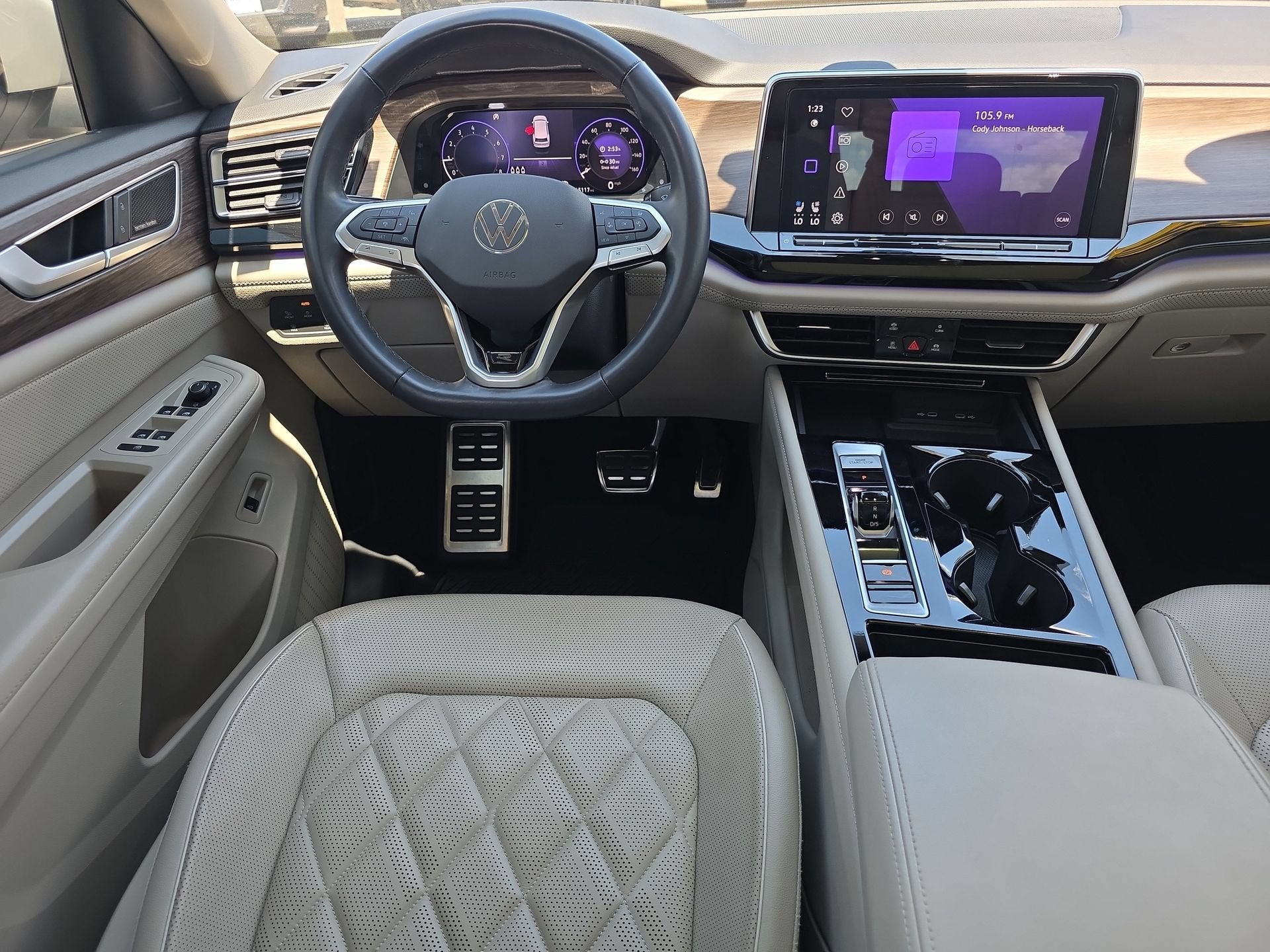 2024 Volkswagen Atlas 2.0T SEL Premium R-Line
