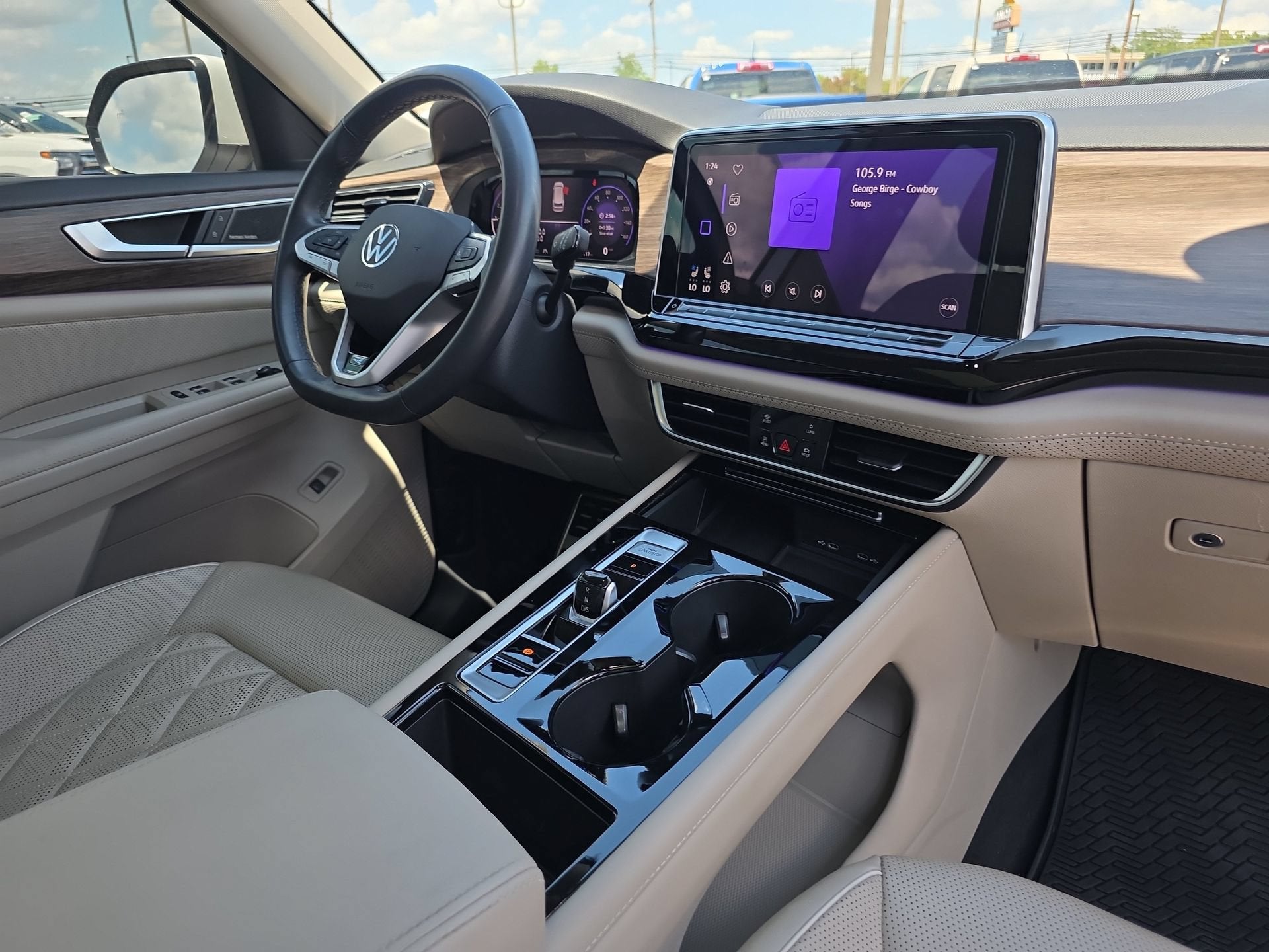2024 Volkswagen Atlas 2.0T SEL Premium R-Line