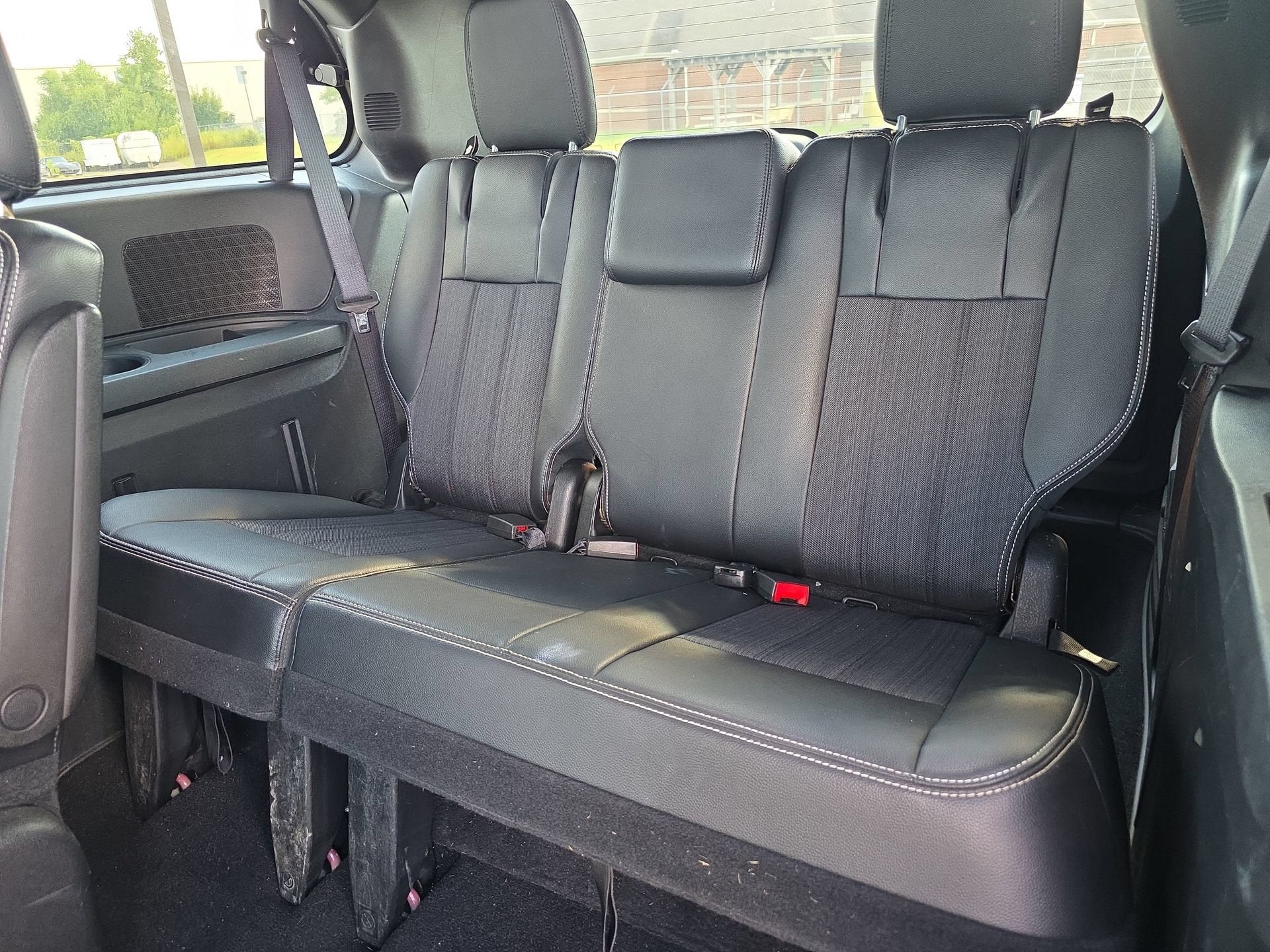 2016 Chrysler Town & Country S