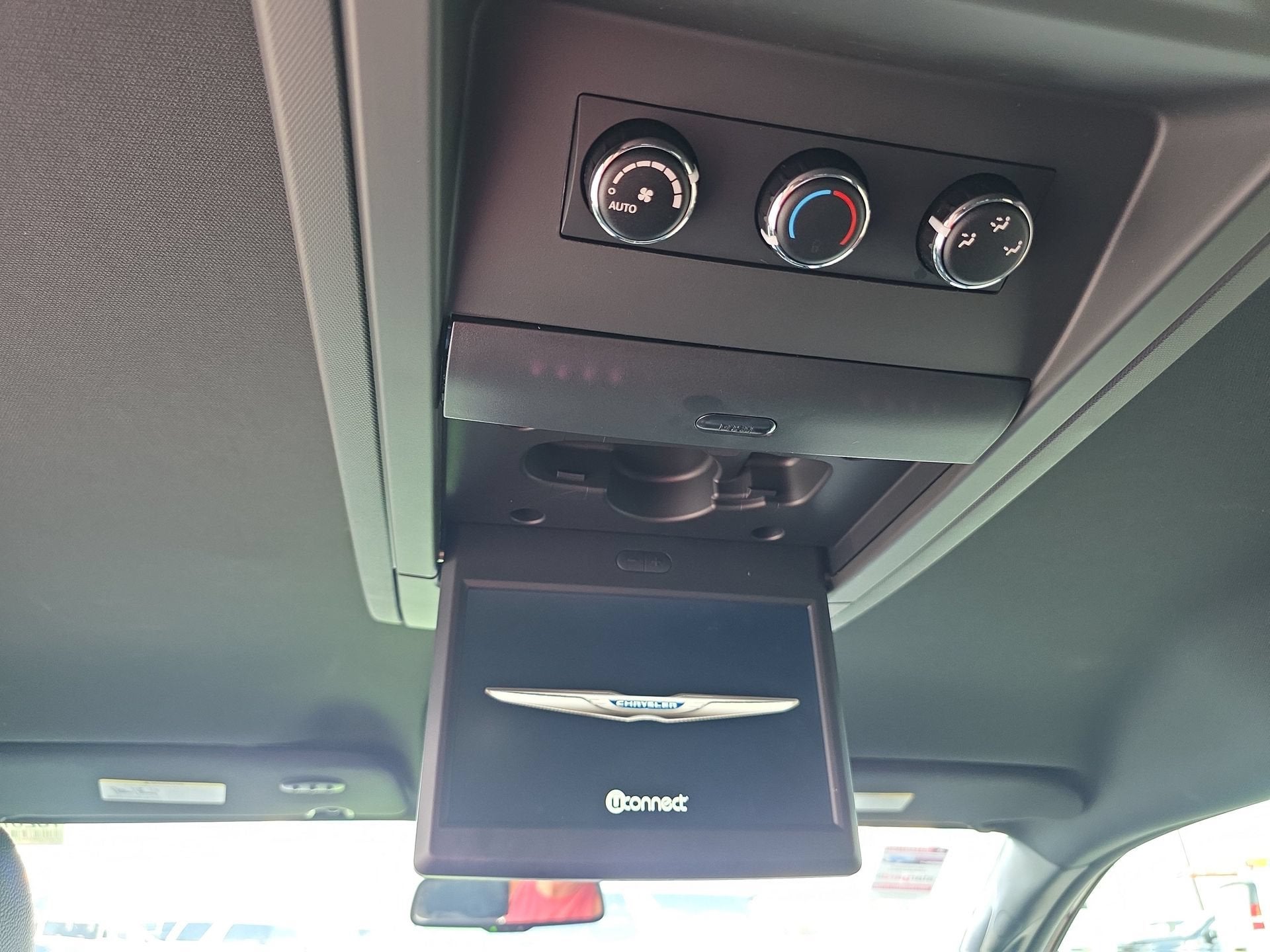 2016 Chrysler Town & Country S