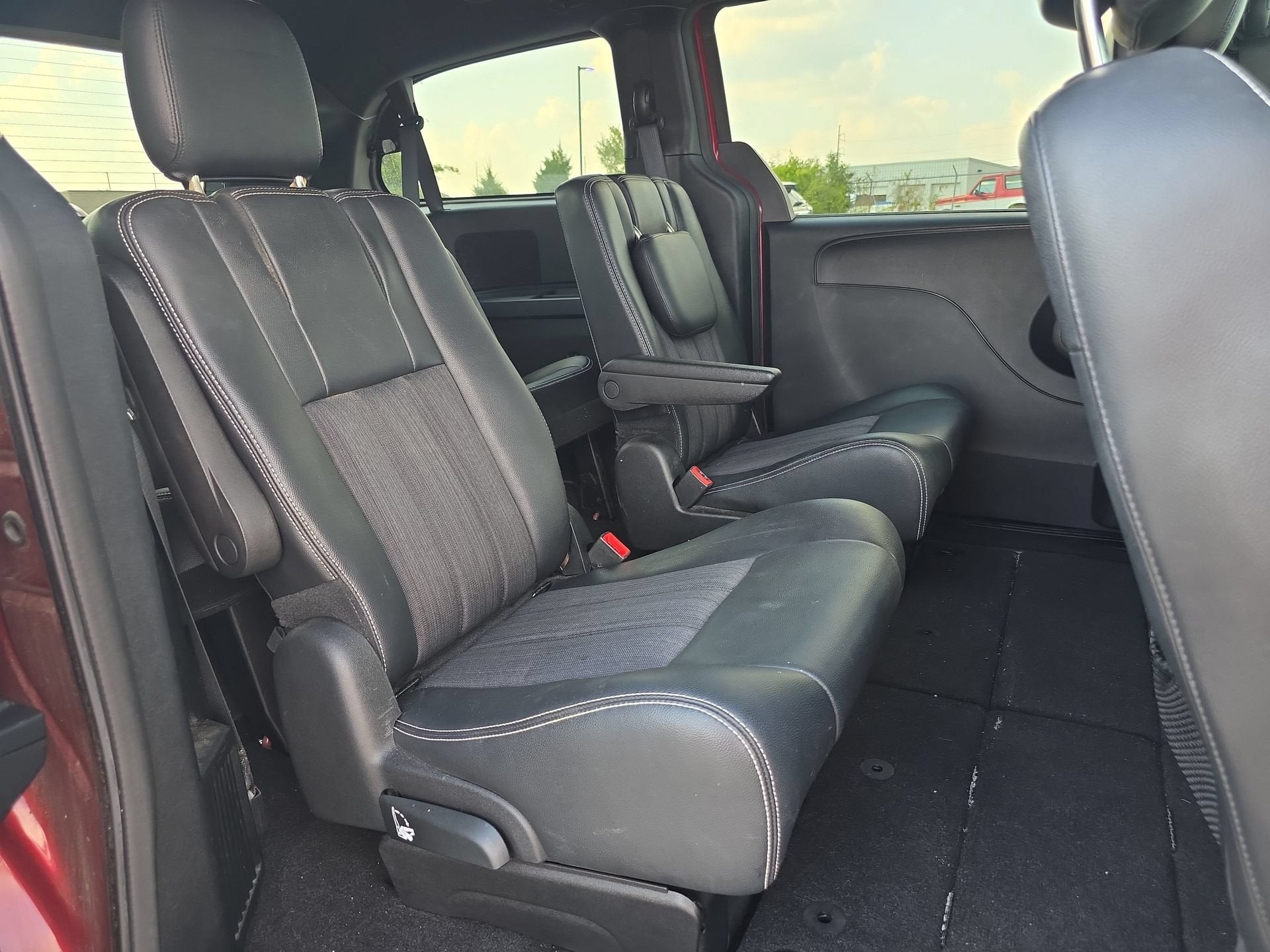 2016 Chrysler Town & Country S