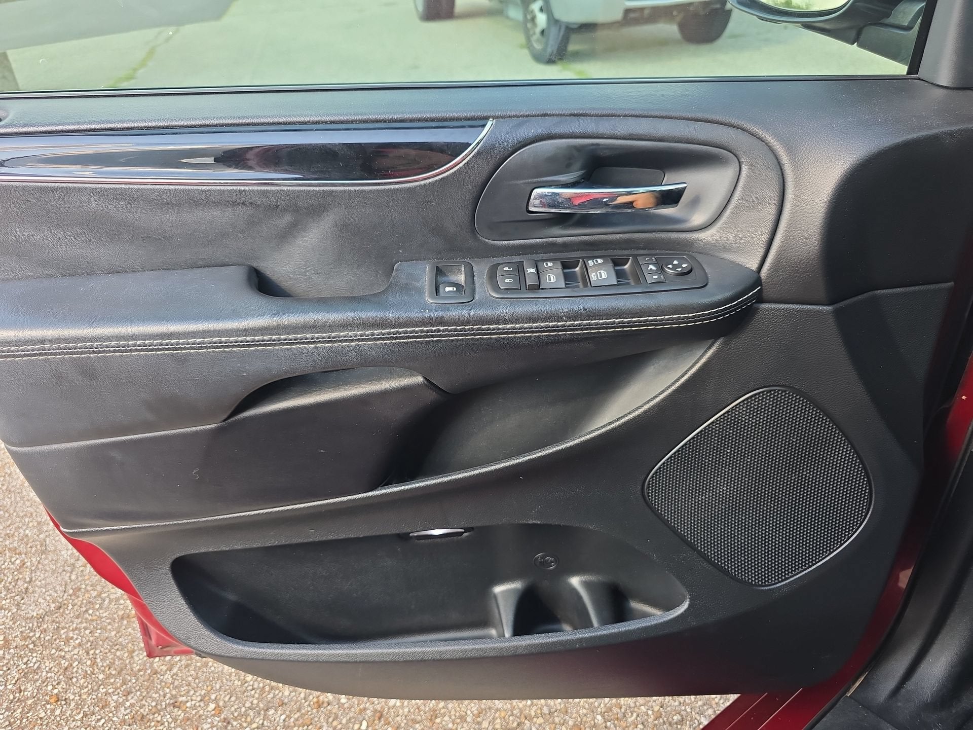 2016 Chrysler Town & Country S