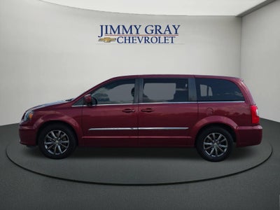 2016 Chrysler Town & Country S