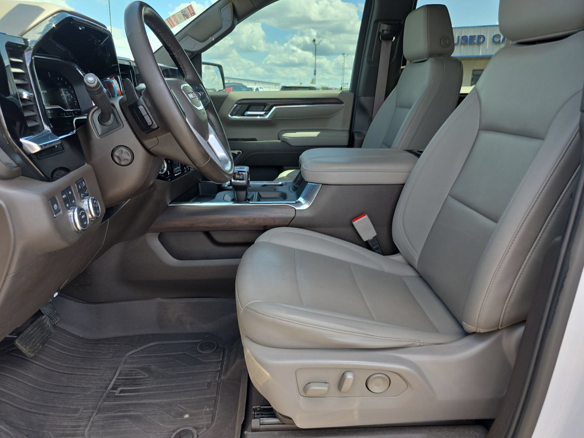 2023 GMC Sierra 1500 SLT
