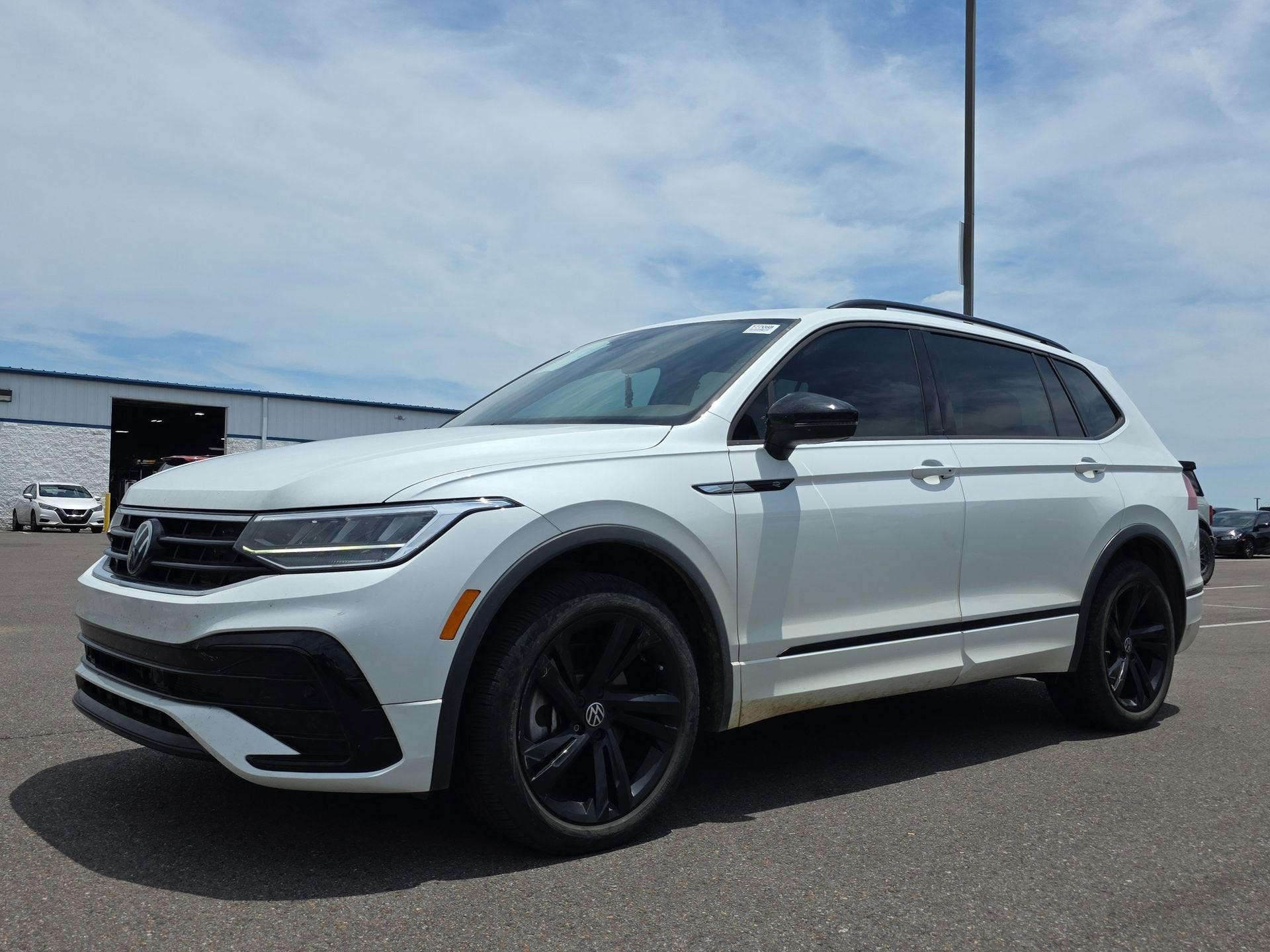 2024 Volkswagen Tiguan 2.0T SE R-Line Black