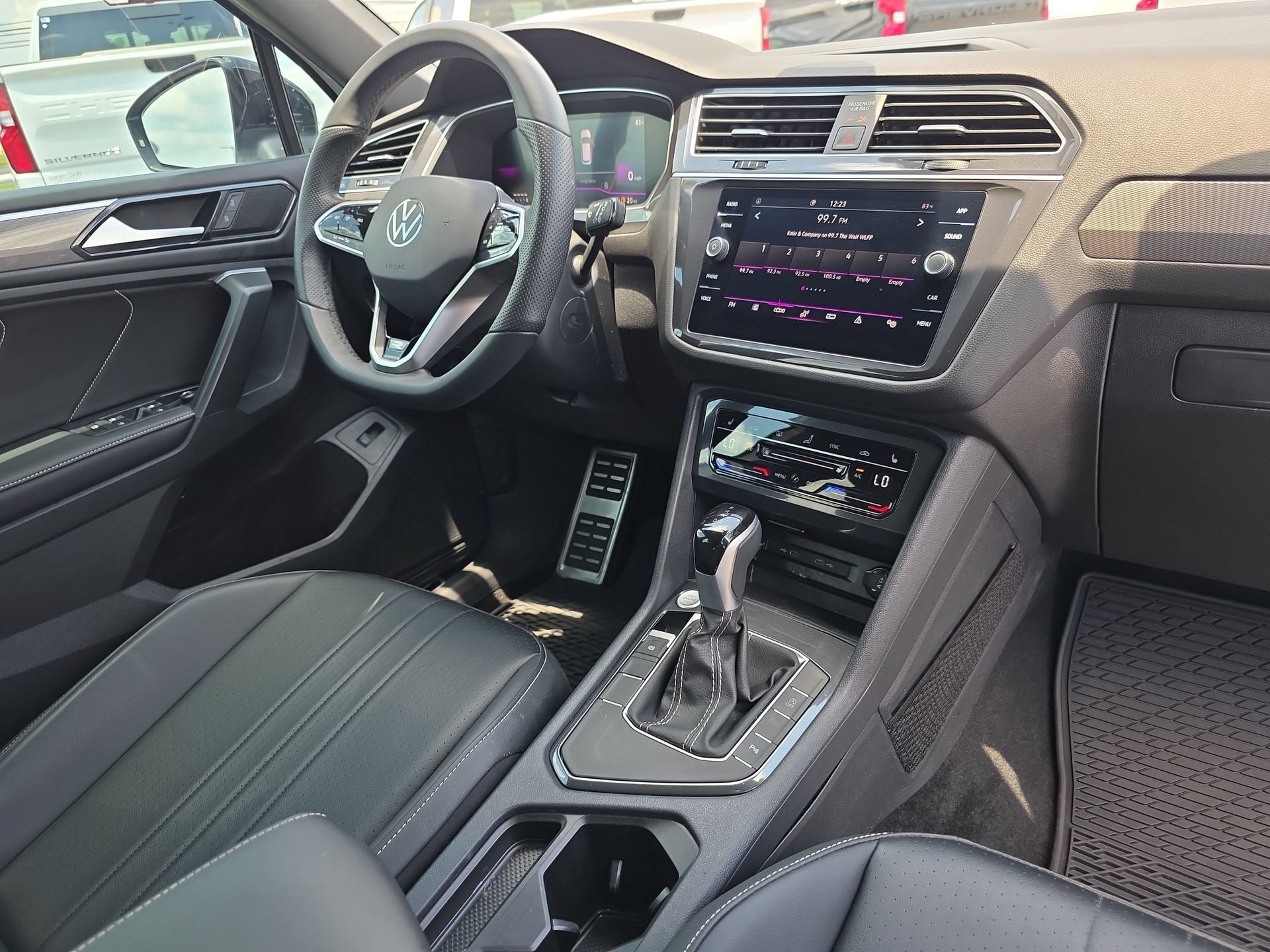 2024 Volkswagen Tiguan 2.0T SE R-Line Black