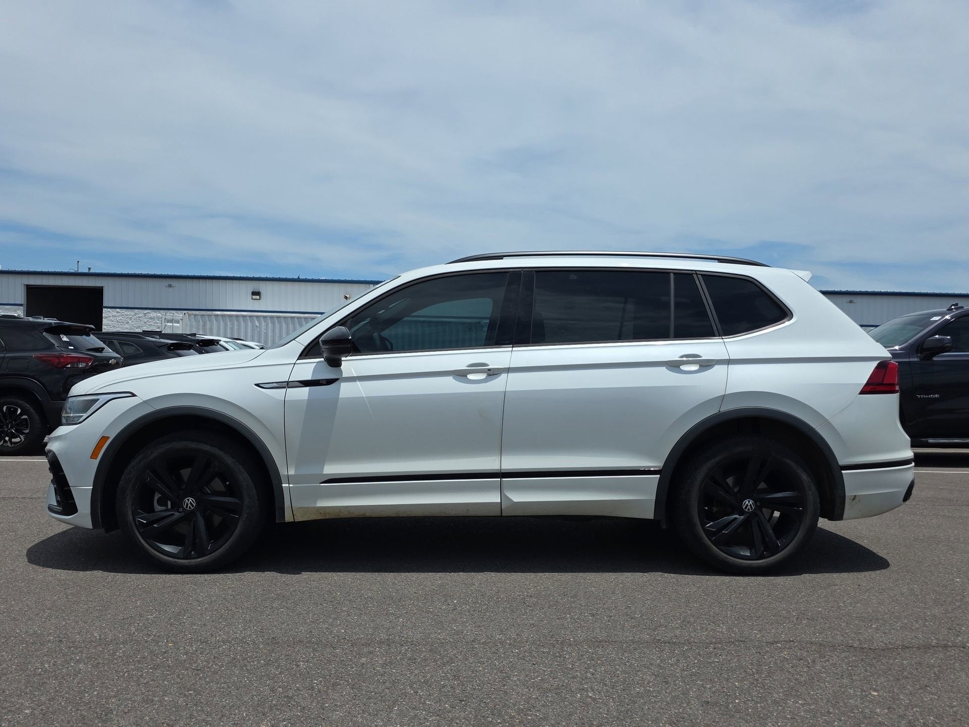 2024 Volkswagen Tiguan 2.0T SE R-Line Black