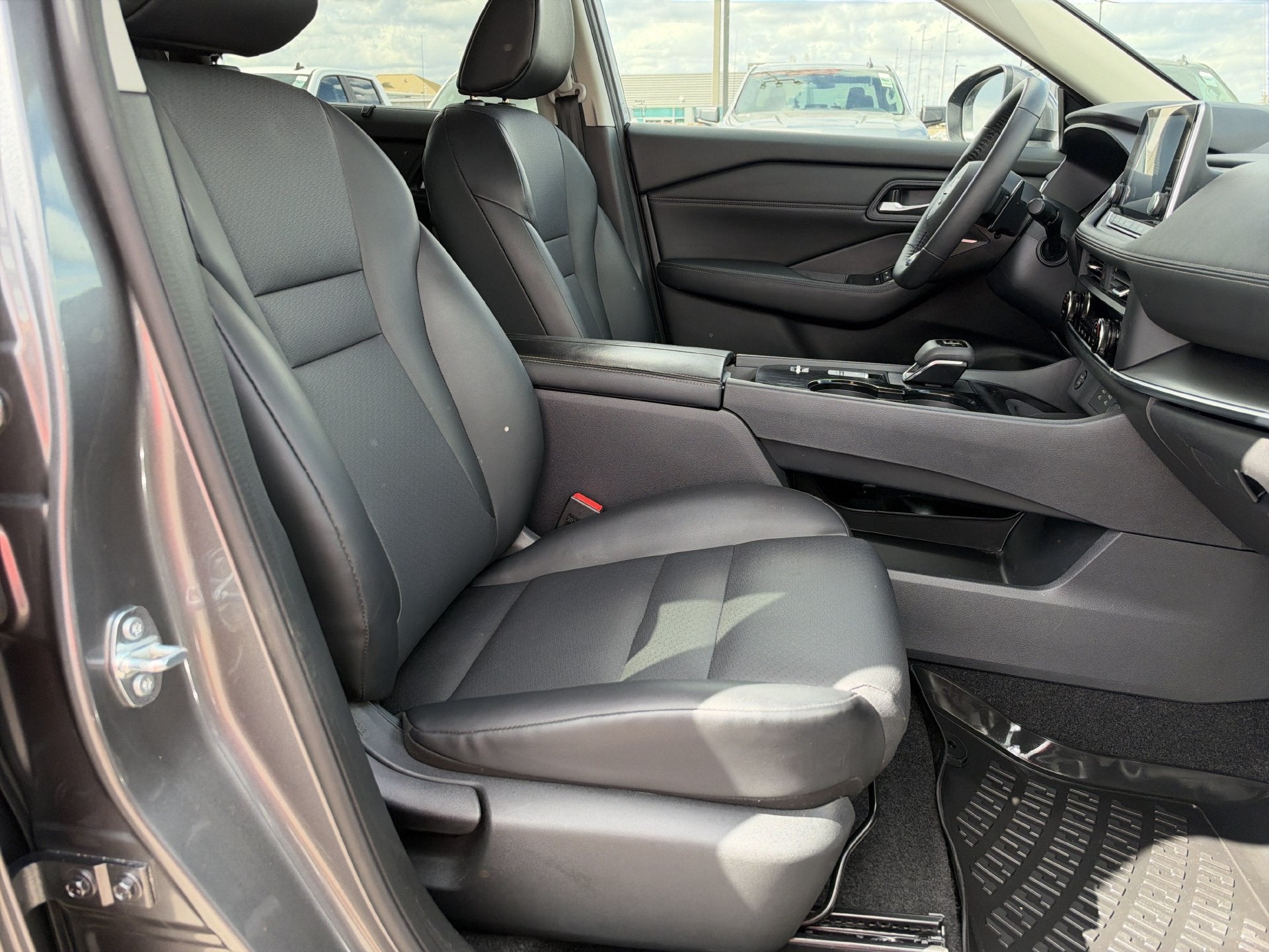 2024 Nissan Rogue SV FWD
